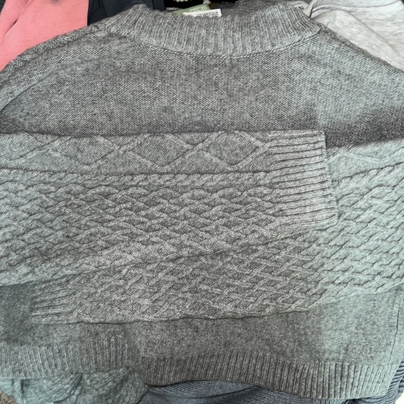 NWT H&M Cable Knit Sweater - Picture 9 of 9